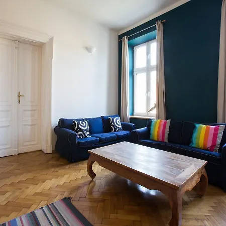 Appartement In Near Main Square *